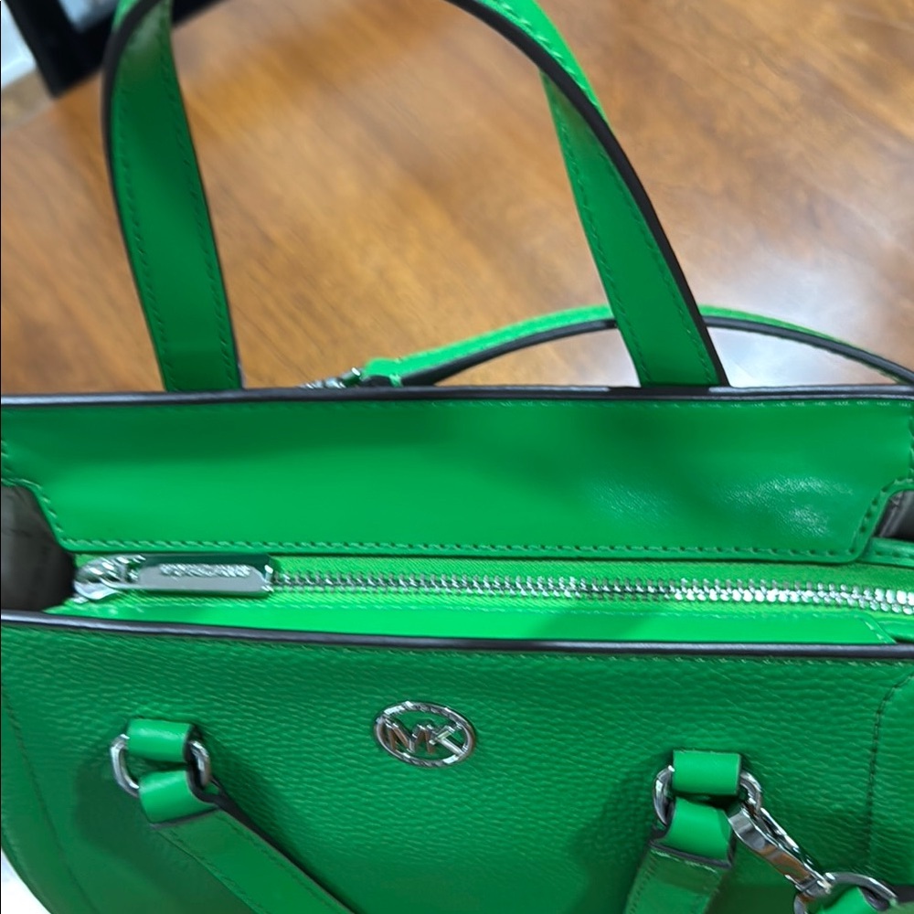 Michael Kors Kelly Green Satchel with Gold Hardware - Picture 11 of 16